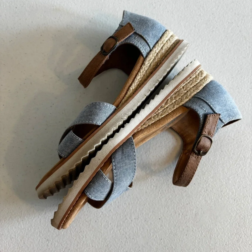 Skechers BOBS Sandals Desert Kiss Blue Denim Espadrille Wedge Womens Sz 7 Shoes